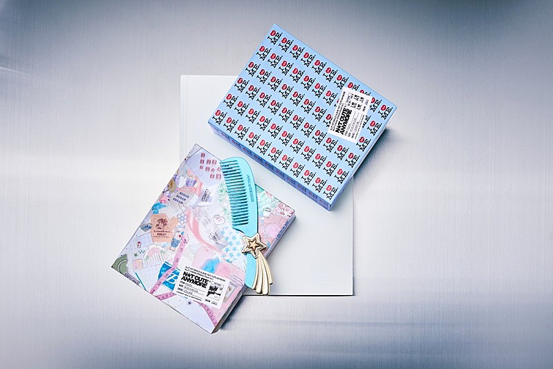 ILLIT、1stシングルアルバム『NOT CUTE ANYMORE』パッケージ写真を公開