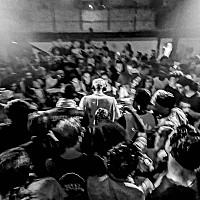 フレッド・アゲイン、最新作『USB 002』で“進化し続けるアルバム”新章