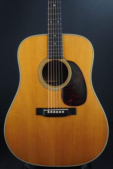 Martin D-28 | 楽器詳細ページ [Blue-G]