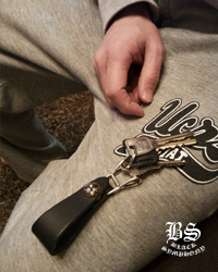 クロムハーツ Wベルトループ クロスボタン ブラック レザー お客様の声