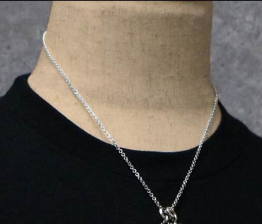 クロムハーツネックレス 重ね付けスタイルの提案 クロムハーツ Chrome