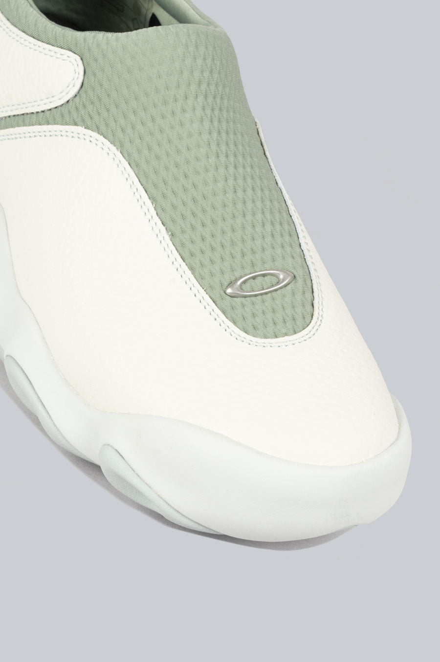 OAKLEY FACTORY TEAM SUEDE FLESH LILY PAD WHITE – BLENDS