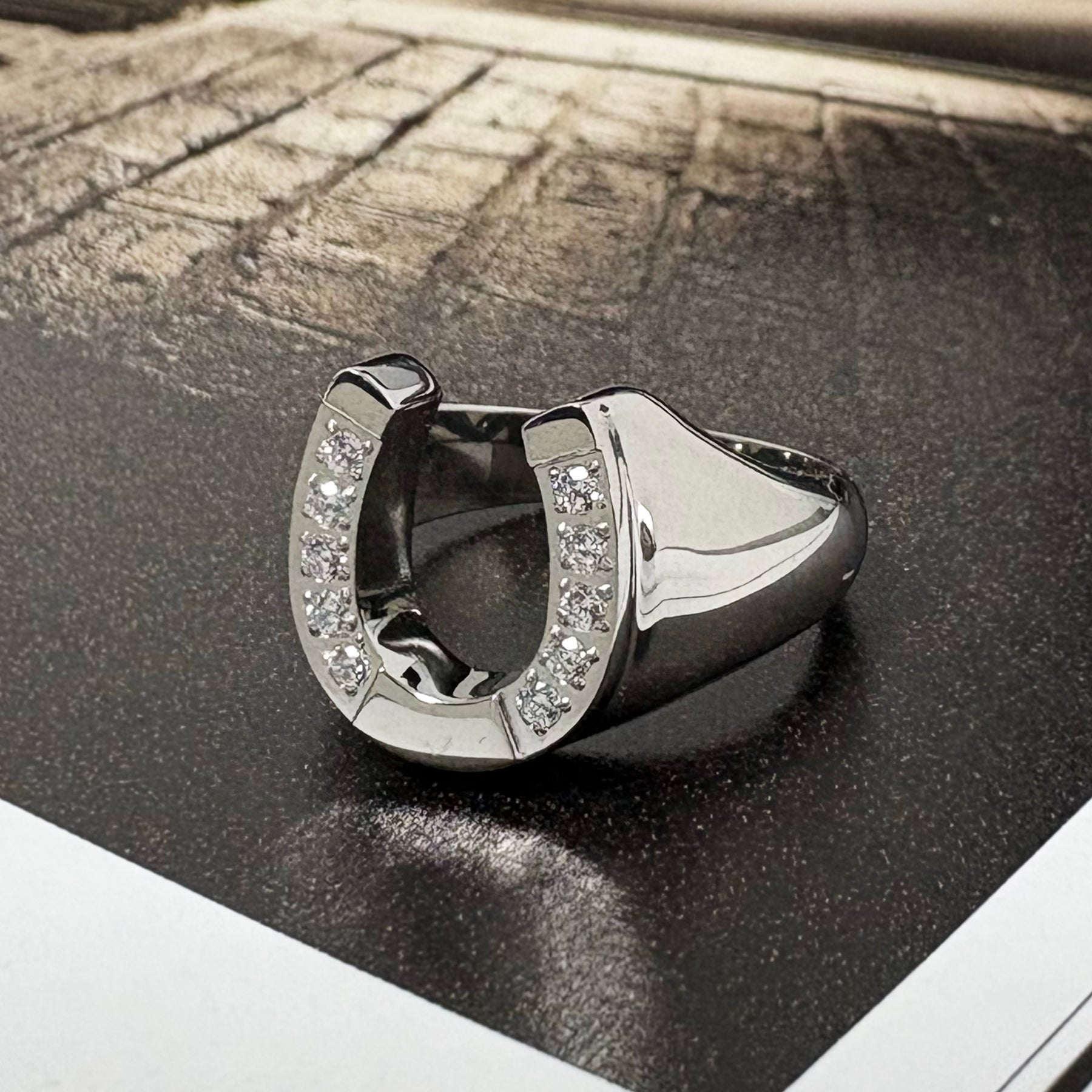 ホースシューリング / SGR-405 – BLESS