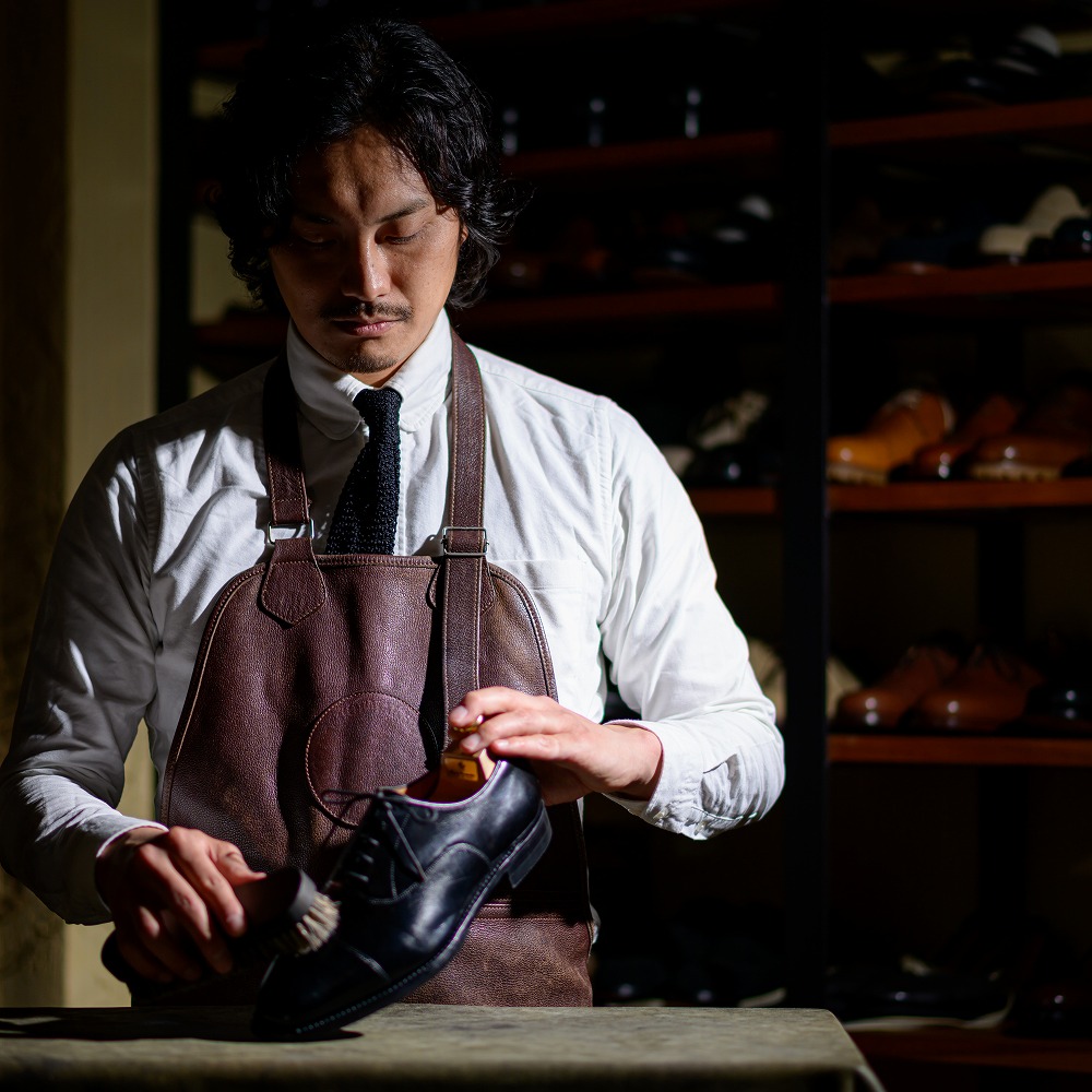 銀座店先行発売】クロケット＆ジョーンズ初のラグジュアリースニーカー