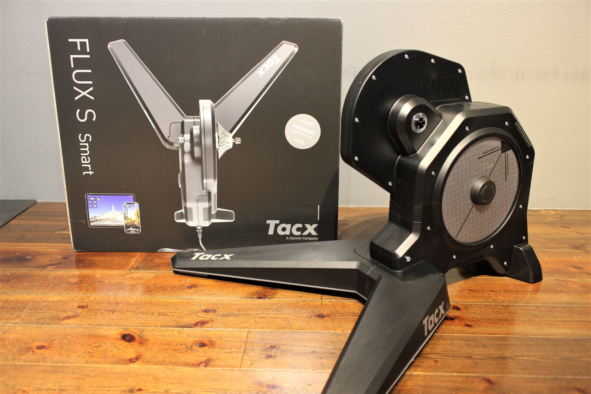 Tacx FLUX S Smart スマートトレーナーで室内練習をもっと楽しく