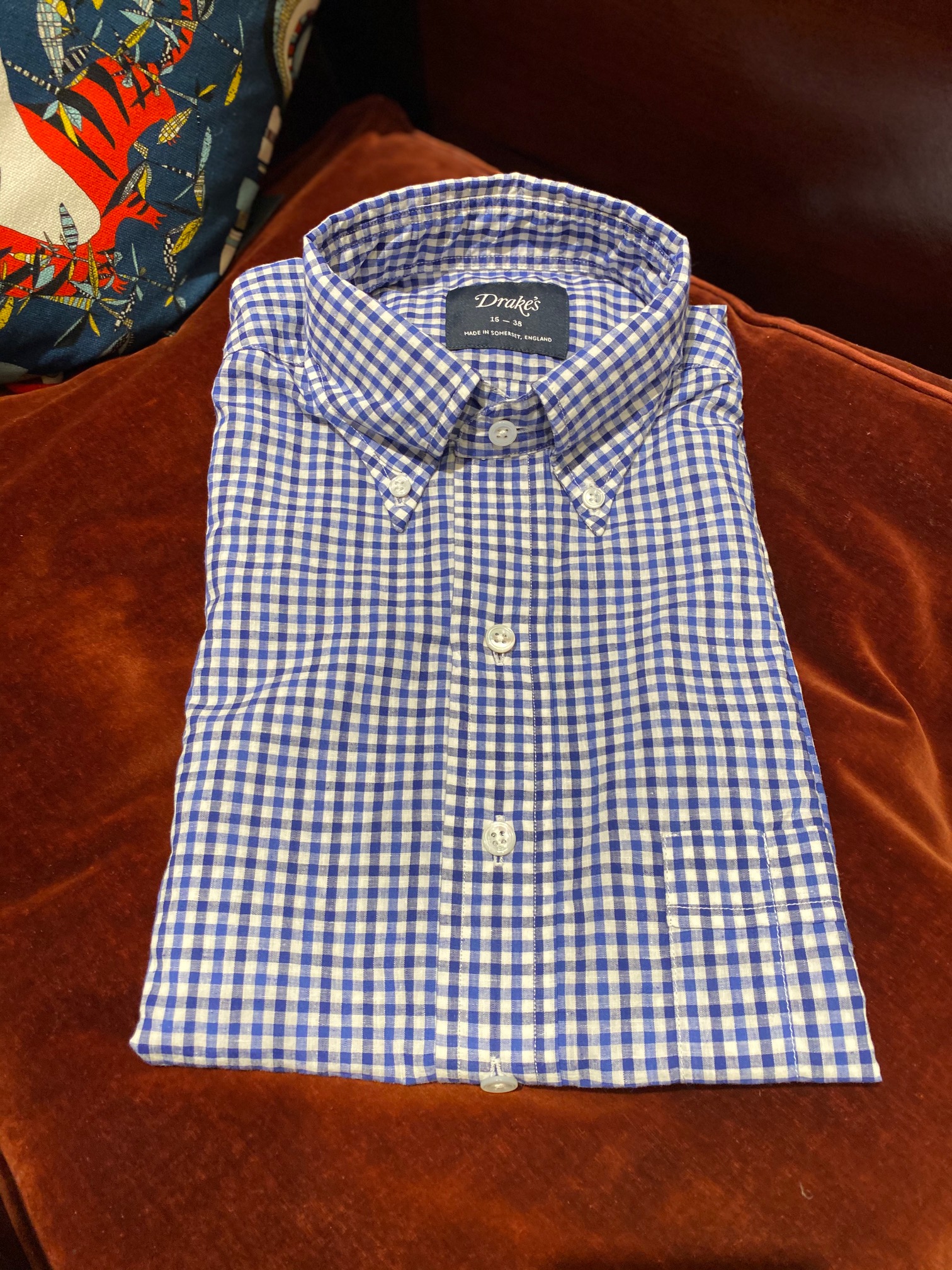 銀座店ならではのラインナップ。今手に入れるべきシャツはこちら