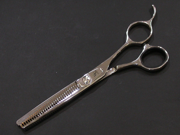 来店買取】UTSUMI ウツミ セニングシザー NNS-20を高価買取しました