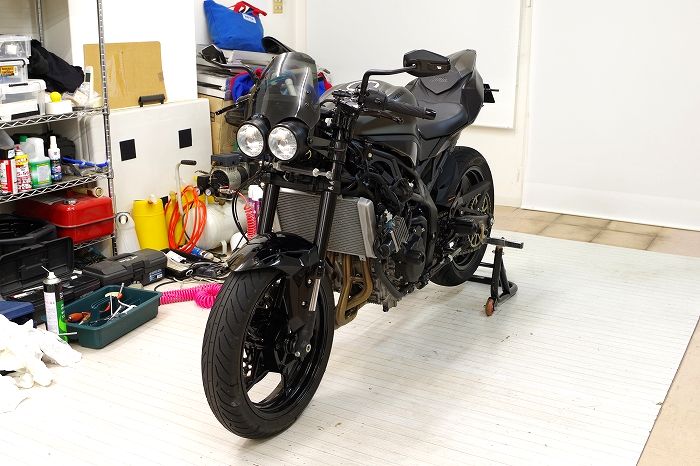 カワサキZX-25R SE（2023） ステアリングダンパー移設他