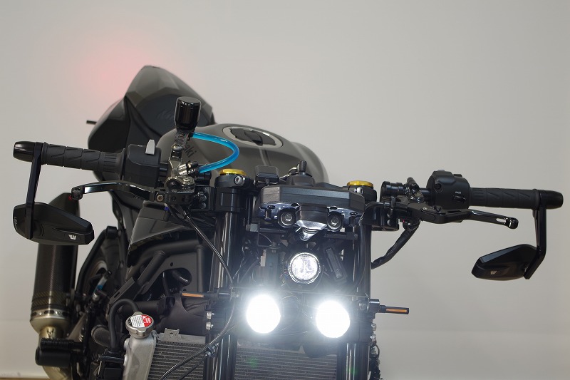 カワサキZX-25R SE（2023） 『トライド44』取り付け キワモノカスタム