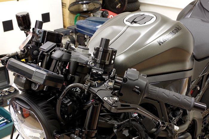 カワサキZX-25R SE（2023） ハンドル位置変更＆ストリート仕様化