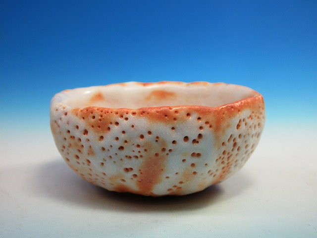 ぐい呑 黒蝶｜作家名：市川 透｜文錦堂 | 文錦堂