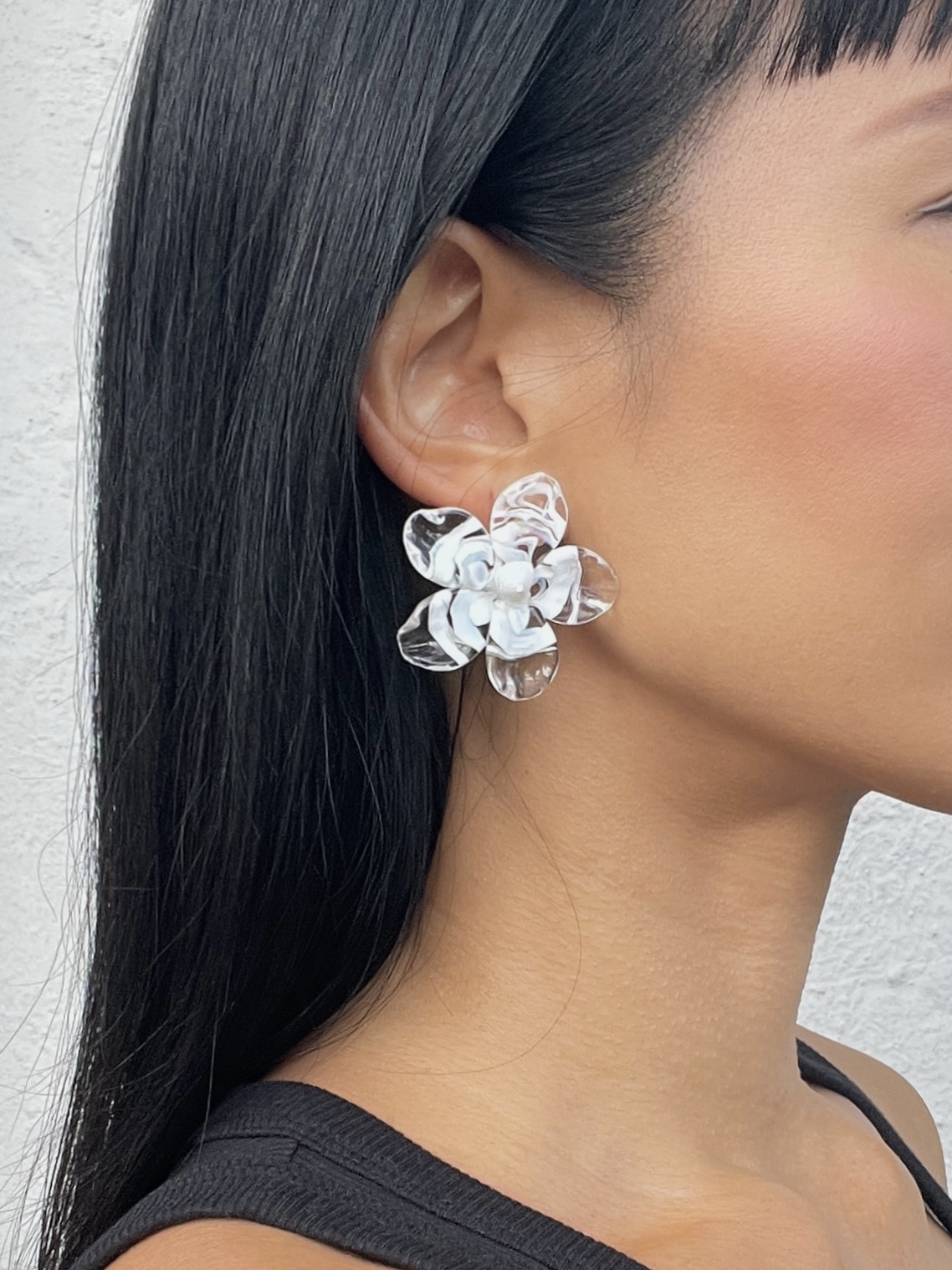 LEVENS - HIBISCUS EARRING ガラス製 ハイビスカス ピアス - WHITE