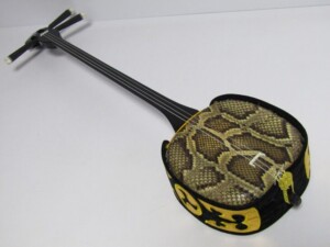津波三味線店 本蛇皮 三線 | 骨董品買取・和楽器買取 五宝堂