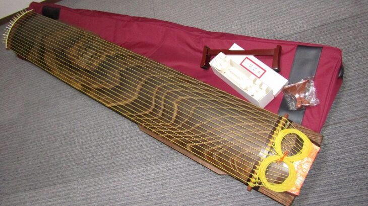 大阪府大阪市へ出張 13弦琴、17弦琴、小鼓などの和楽器 浮世絵 美人画