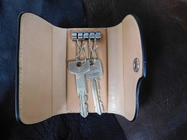 ALBUQUERQUE / Taka Fine Leather カービング レザー キーケース