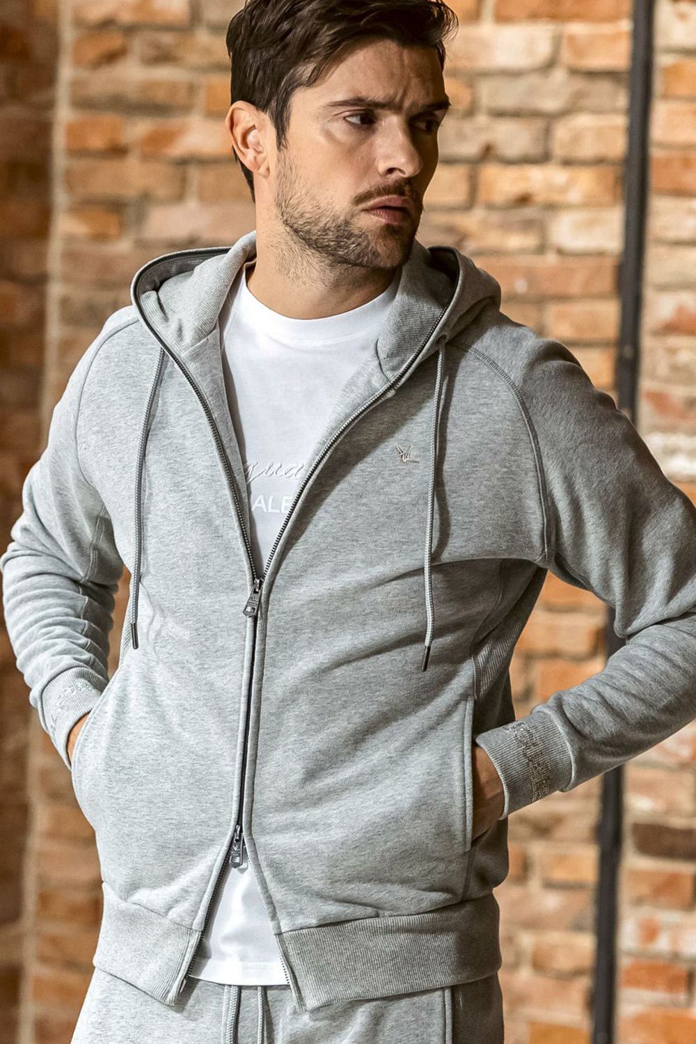 1PIU1UGUALE3 RELAX - HOODIE WITH RHINESTONE CUFFS / ラインストーン