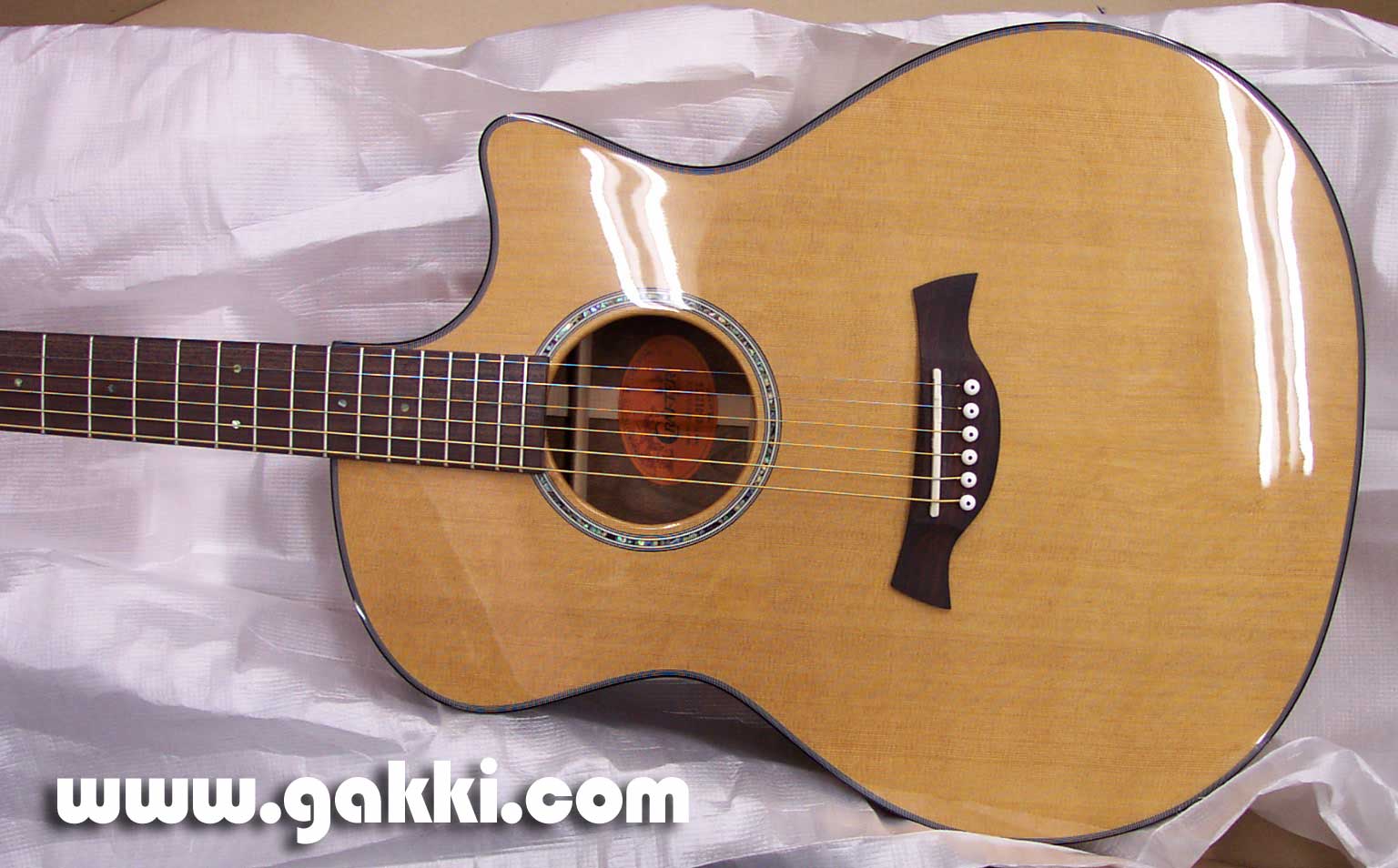 クラフター・ギター（CRAFTER GUITARS）の販売【ガッキコム】