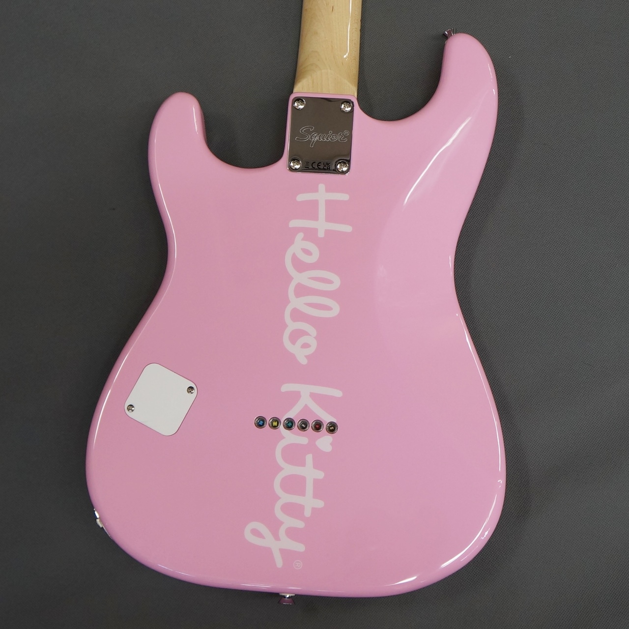 Squier Limited Edition Hello Kitty® Stratocaster / 楽器屋BOW