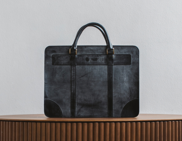良品】ガンゾ ブリーフケース ビジネス GUD ブライドルレザー ブラック