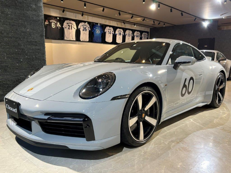 ポルシェ 911(Type992) スポーツクラシック 1オーナー 右H 7MT 世界