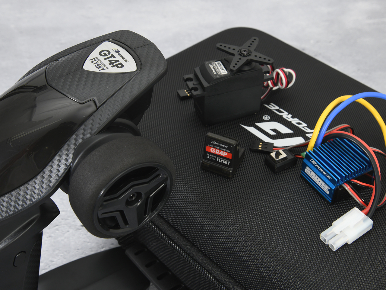 初めてのラジコンの最適なGT4P 2.4Ghz 4ch送受信機セット | G-FORCE