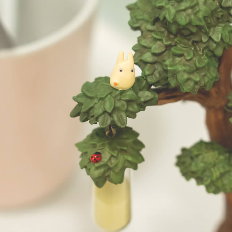 となりのトトロ ジオラマ砂時計 クスノキとトトロたち｜三鷹の森ジブリ