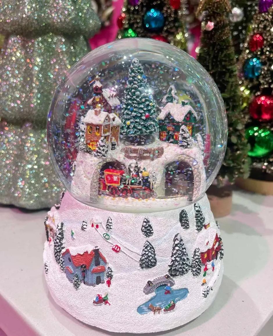 ロフト】銀座ロフトのクリスマス「TWINKLE WONDERLAND」（2024.11.09