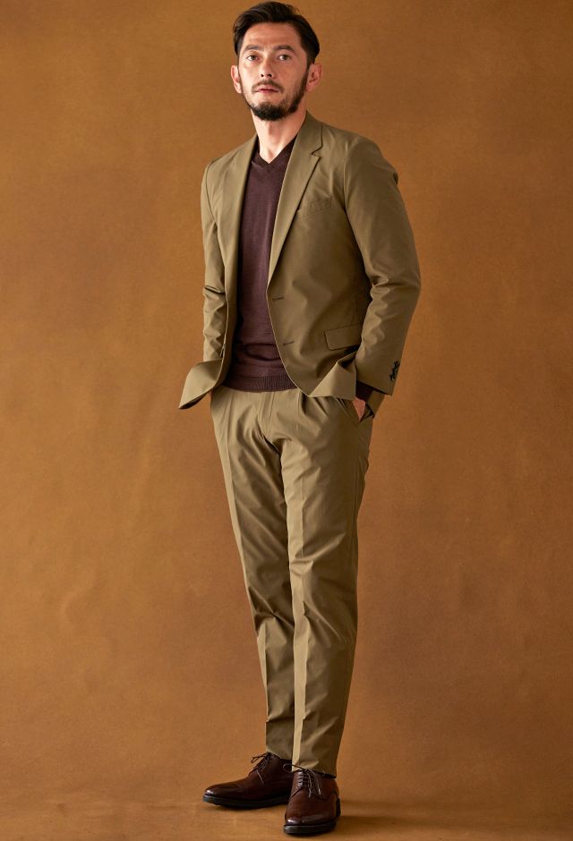 グリーン・カーキセットアップ・無地のコーディネート（SET UP FABRIC