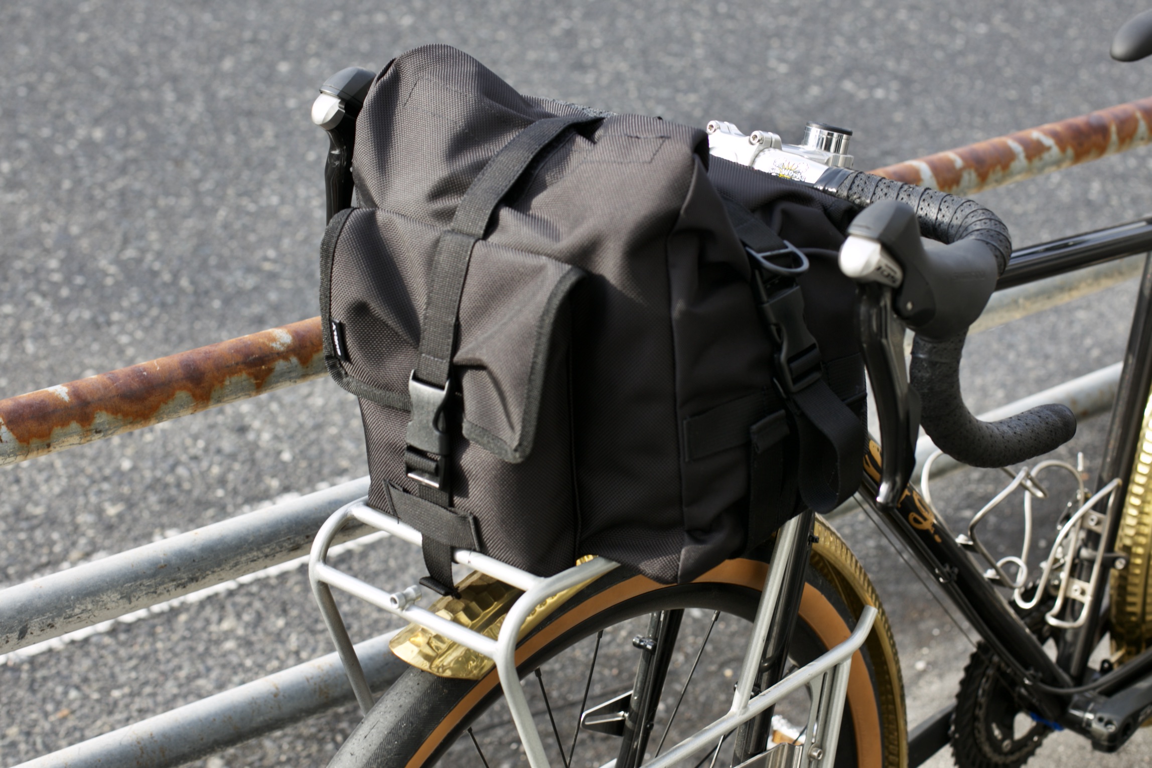 走っている時に使わない道具どうやって運ぶ？サーリーキャリアと相性