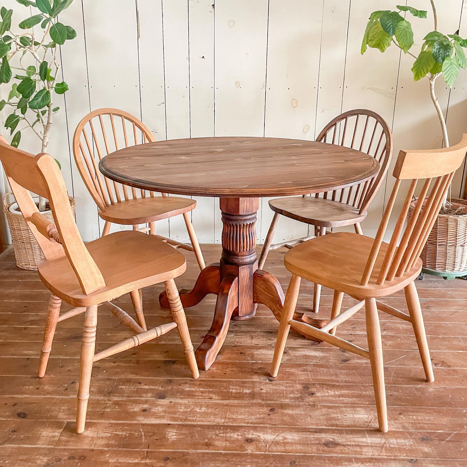 輸入住宅向けパイン材ラウンドテーブル1100mm、店舗向けアンティーク調