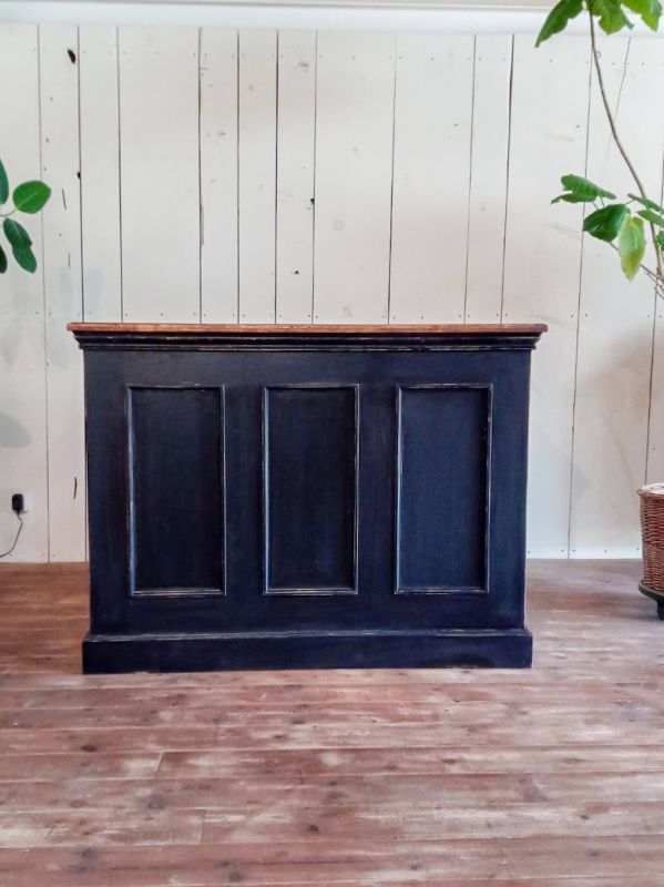 神戸のギャラリーに納品したアンティークカウンターブラックW1200