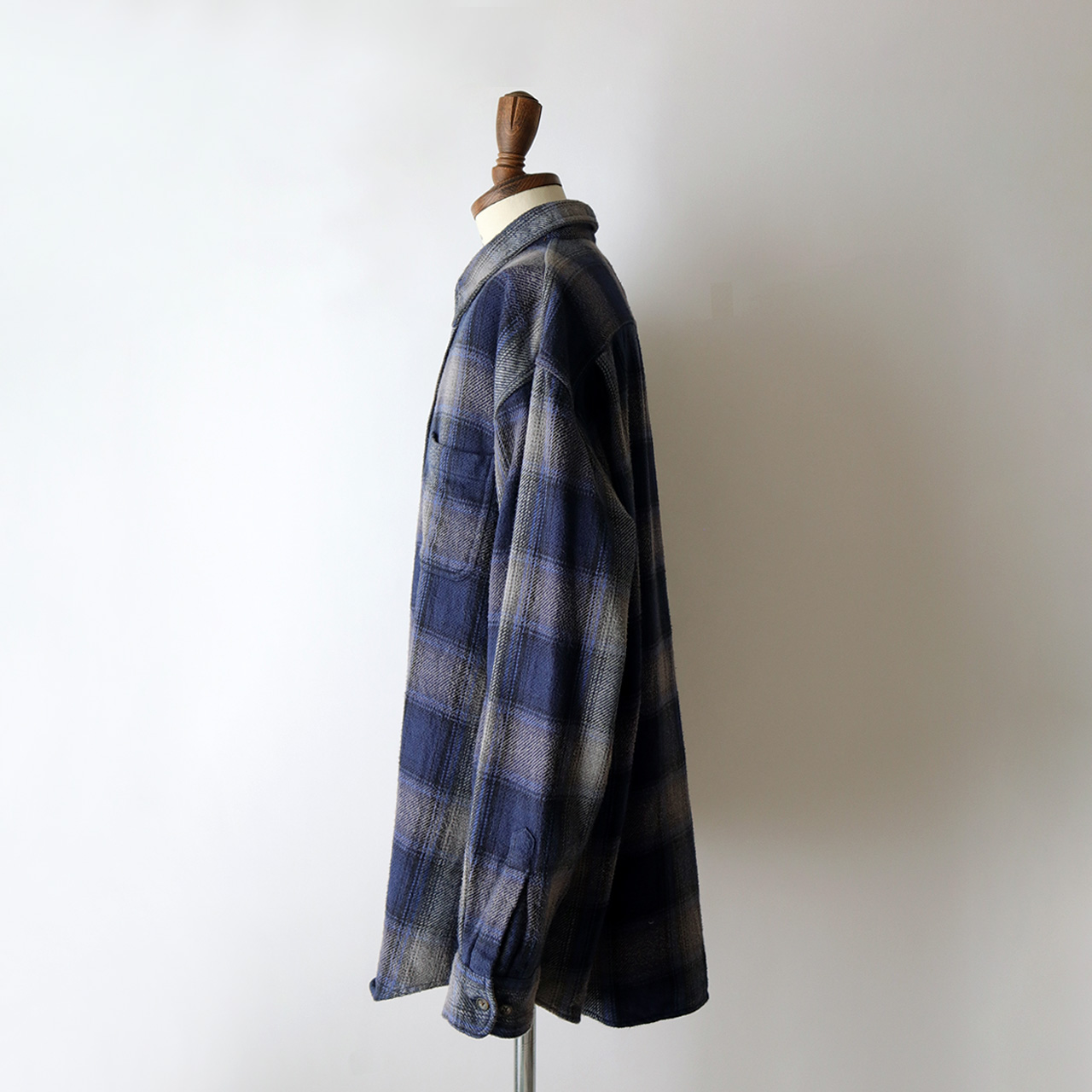 00's ST. JOHN'S BAY COTTON OMBRE CHECK HEAVY FLANNEL SHIRT,USED