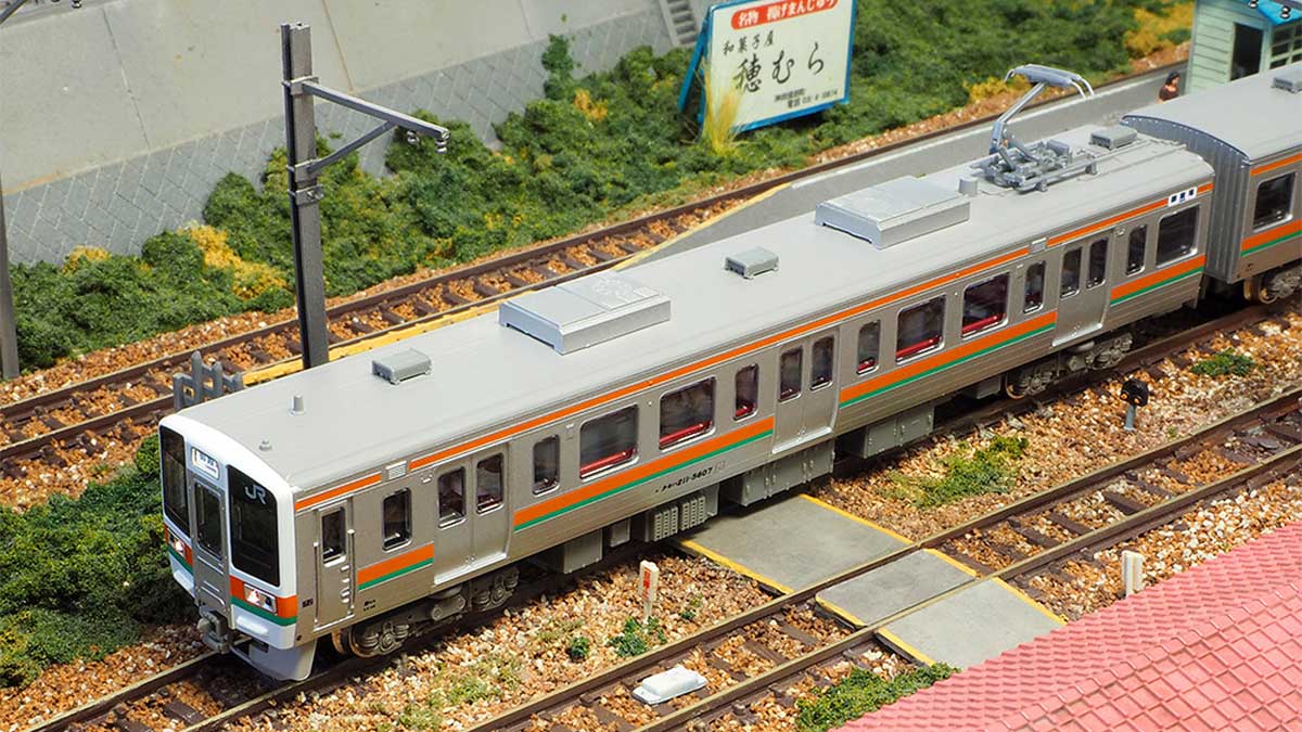 30888＞JR211系5600番台（SS編成）増結3両編成セット（動力無し）｜N
