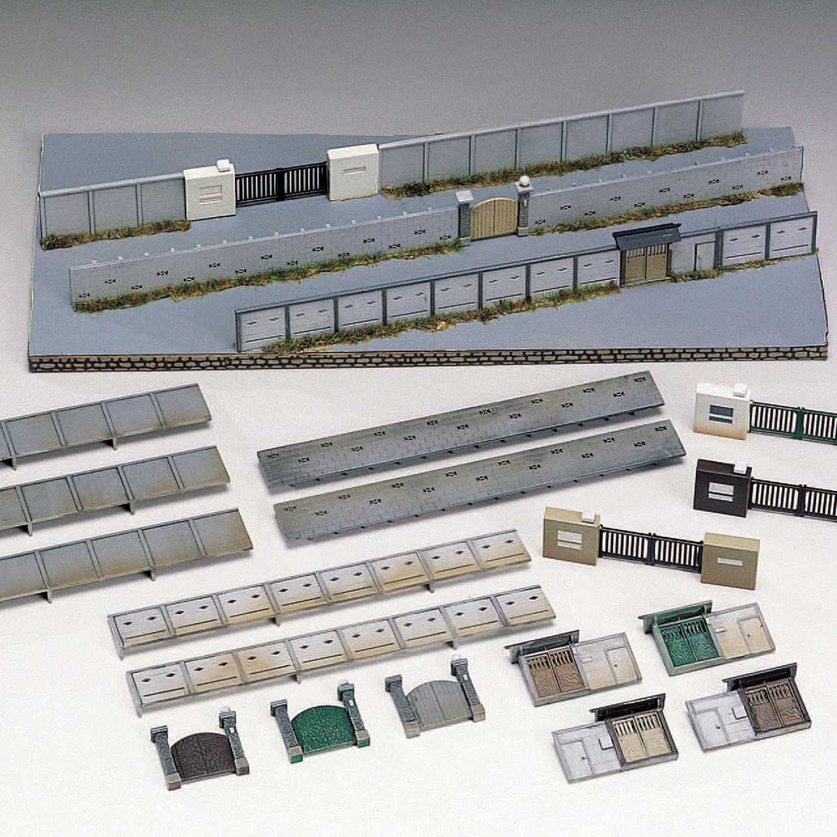 2166＞門とへいセット｜ストラクチャーキット｜Nゲージ鉄道模型の