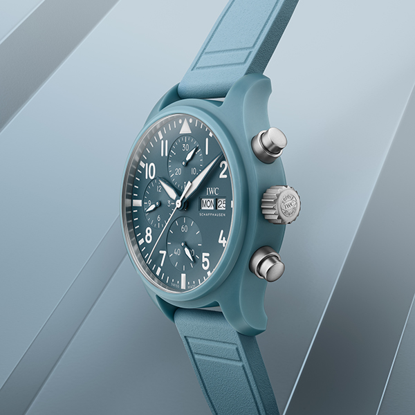 アイ・ダブリュー・シー(IWC) 2025新作 夏らしいライトブルーで
