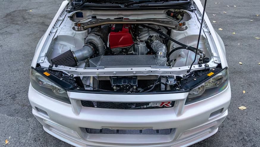 ニッサン　スカイラインGT-R エンジンパネルとおまけ エンジンフルチューンで2.8LにUP！ ニッサン スカイラインGT-R(BNR34