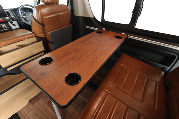 好きな位置にテーブルがスライドできる！？スライドテーブル施工