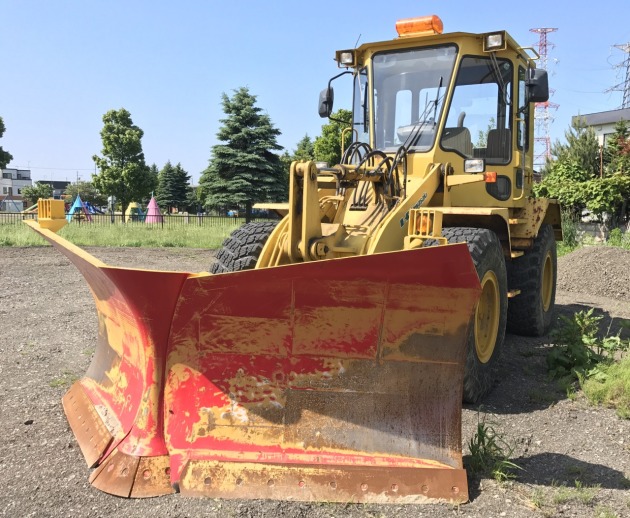 川崎重工大型ホイールローダー AUTHENT55DA リフレッシュ全塗装入庫