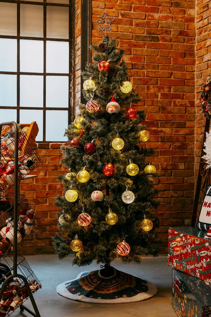 niko and  Christmas Collection 2025