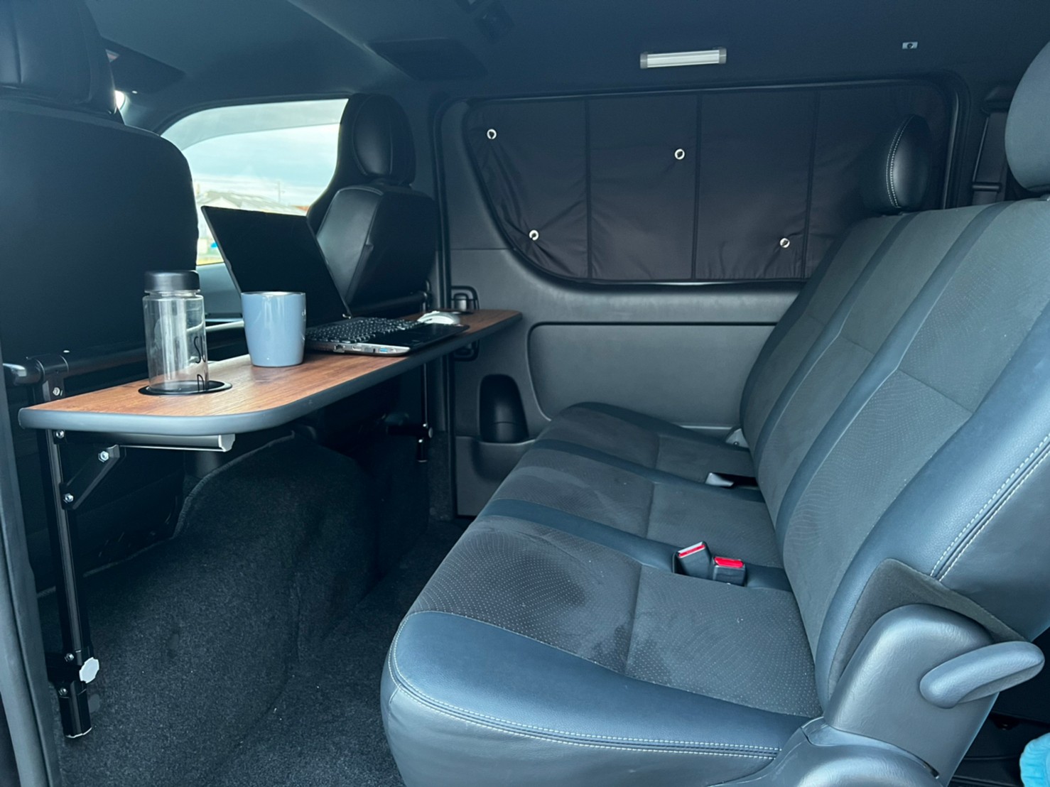 ナロー用】ハイエース後部座席テーブル – Dotsubo