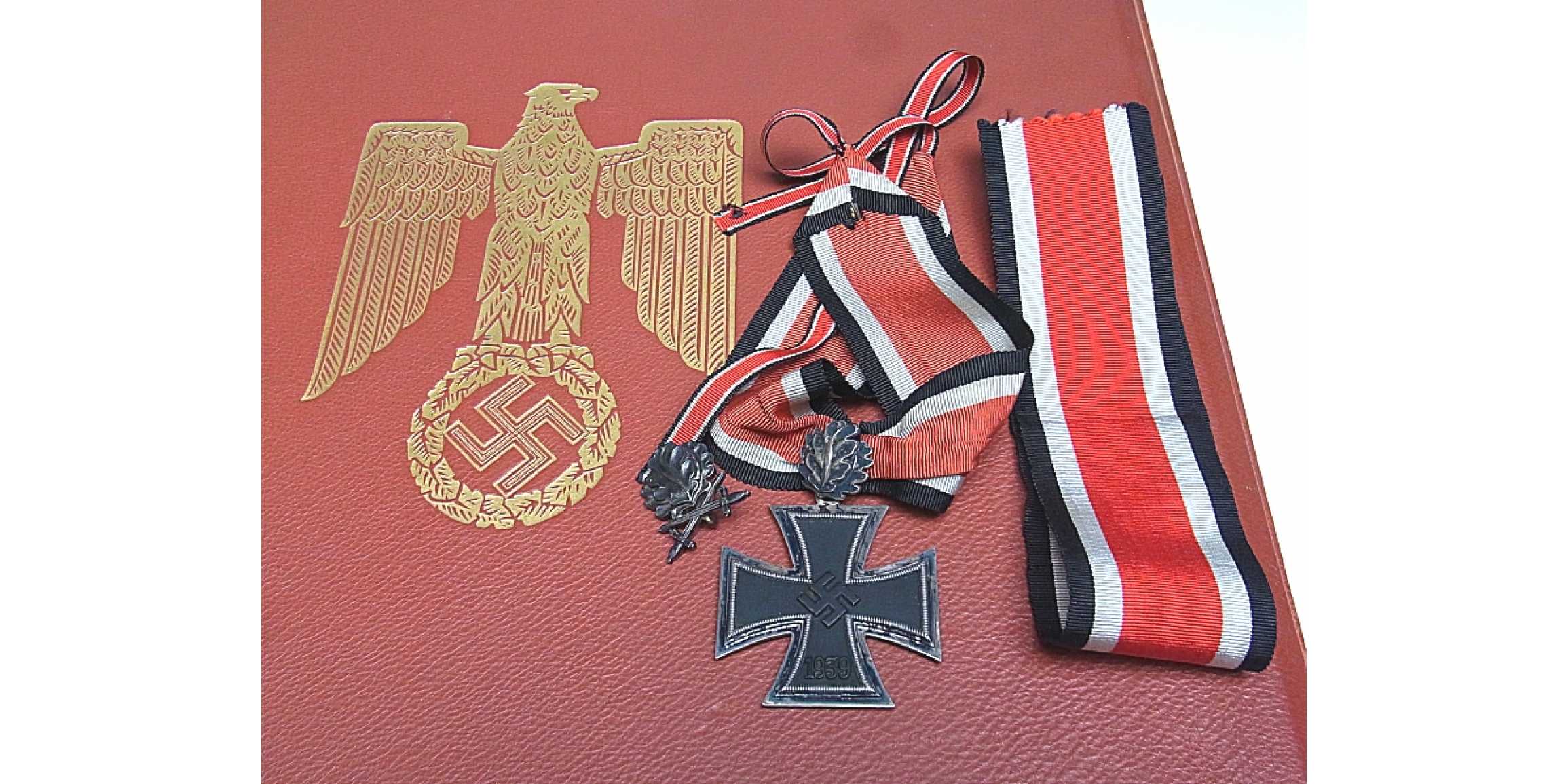 ナチス ドイツ 柏葉・剣付 騎士鉄十字章 勲記 | 勲章 褒章 | 買取品目