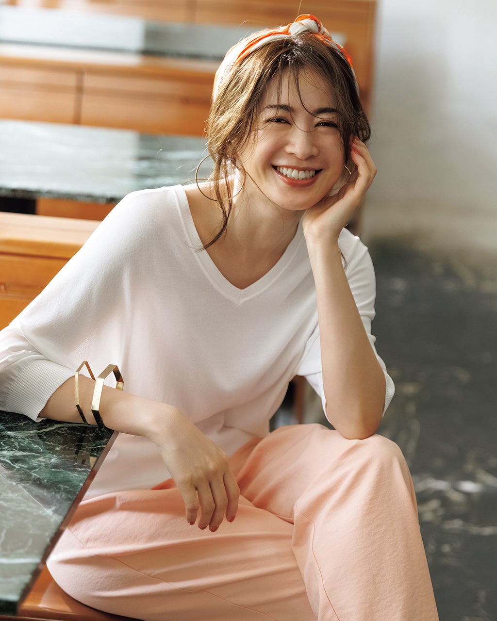 UVドライタッチニット・Vネックトップス/DoCLASSE