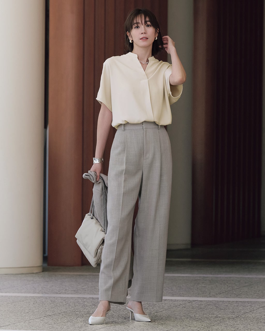 ジョーゼット・Vネックタックブラウス/DoCLASSE