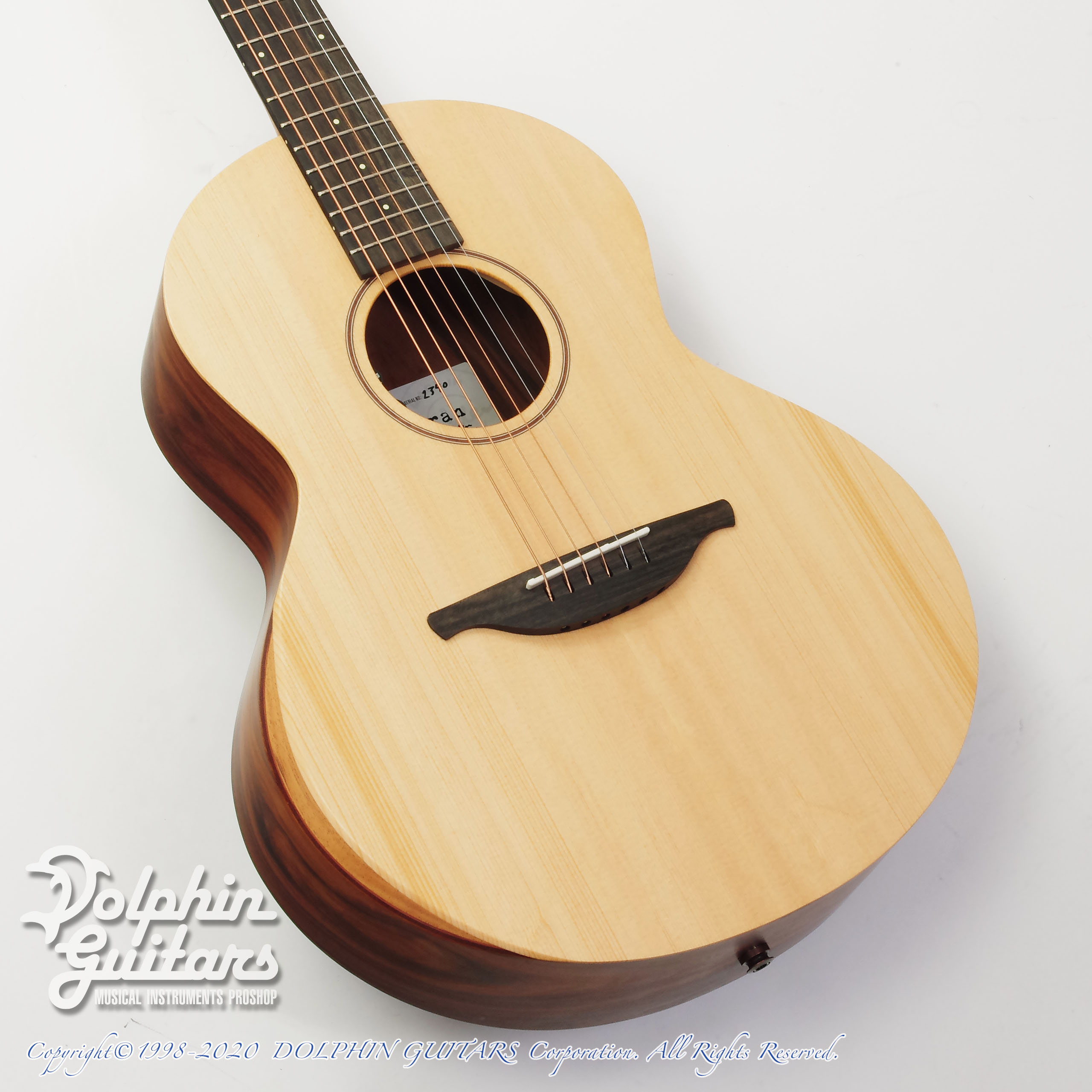 Sheeran by Lowden THE S02|ドルフィンギターズ