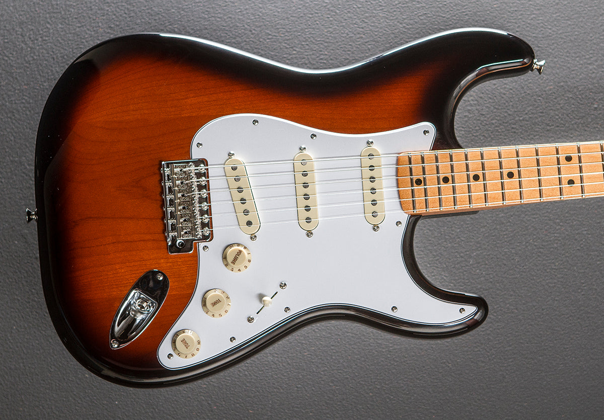 Jimi Hendrix Stratocaster - 3 Color Sunburst – Dave's Guitar Shop