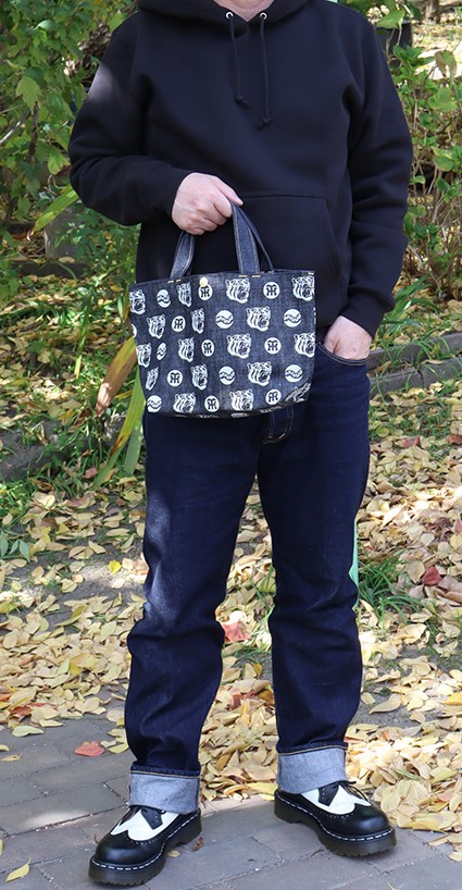 デニム総柄トートバッグ｜阪神タイガース×デイリースポーツまるしぇ