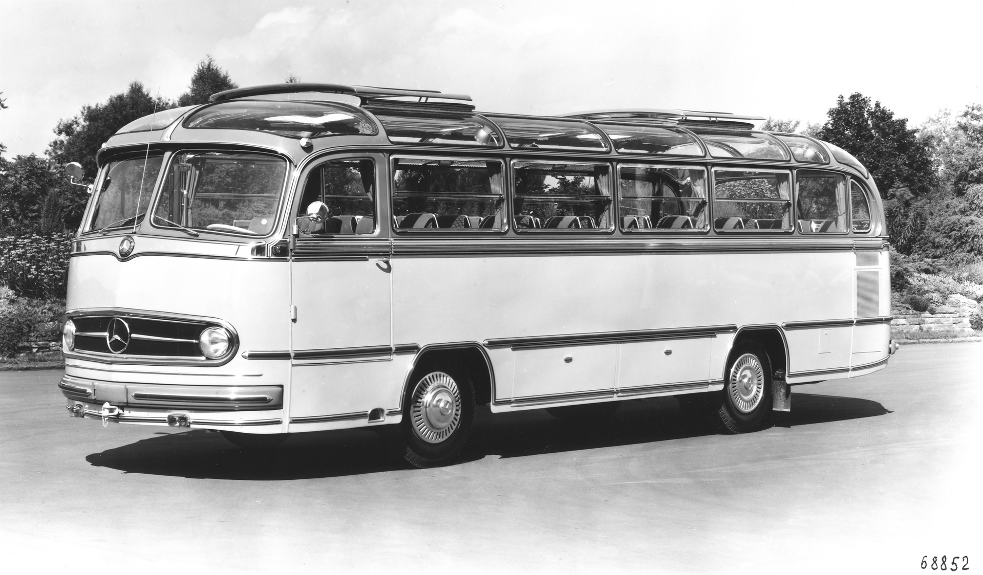 Resounding success: Mercedes-Benz O 321 H/HL bus (1954 to 1964