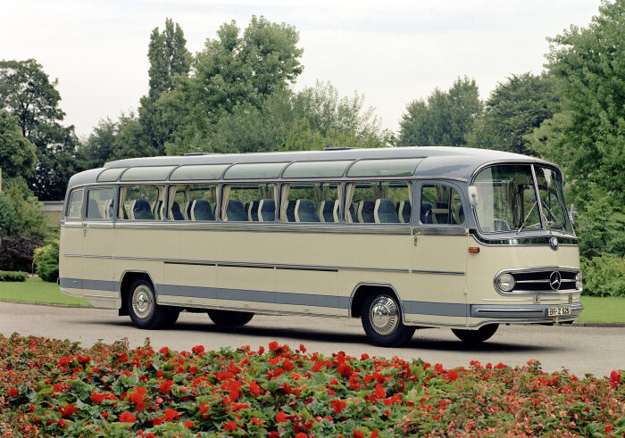 Resounding success: Mercedes-Benz O 321 H/HL bus (1954 to 1964