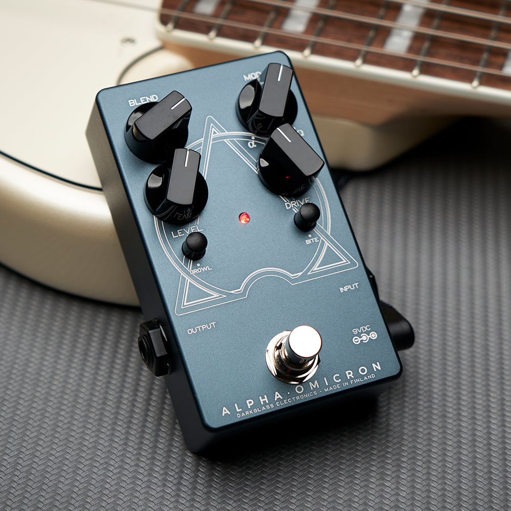 Alpha Omicron – Darkglass