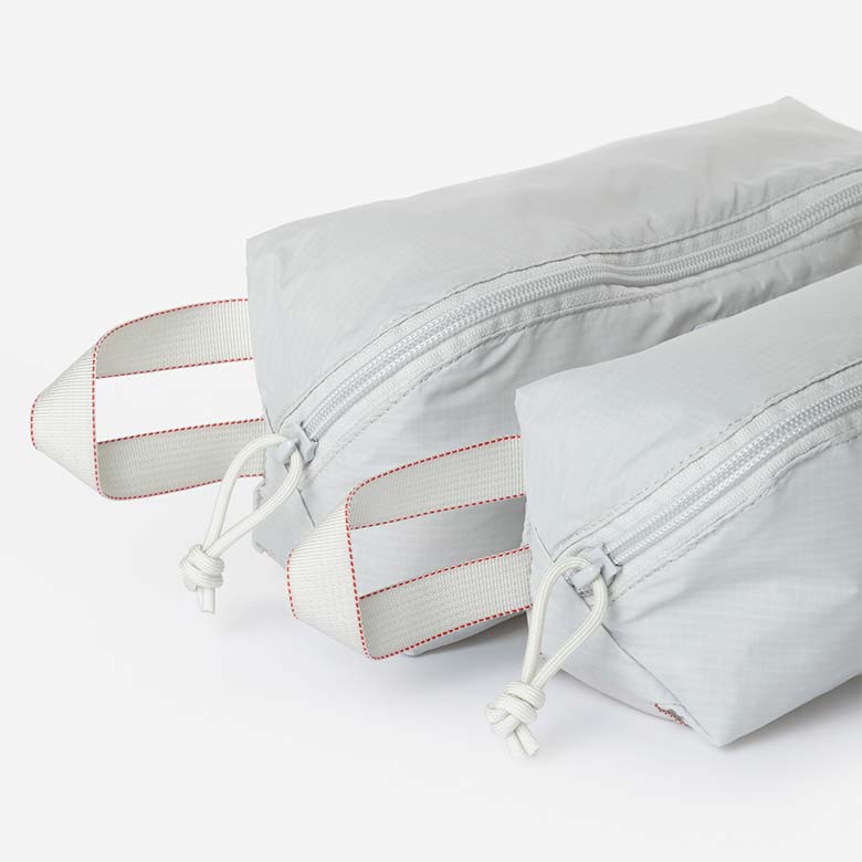 BRIEFING ライトボックスポーチライトグレーM| DEAN & DELUCA【公式】